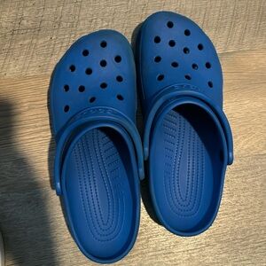 Size 10 blue crocs